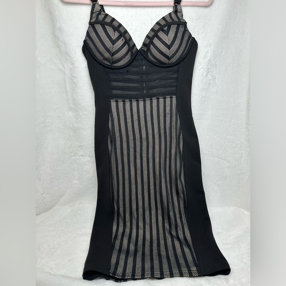 BLACK TIGHT DRESS - SIZE MEDIUM